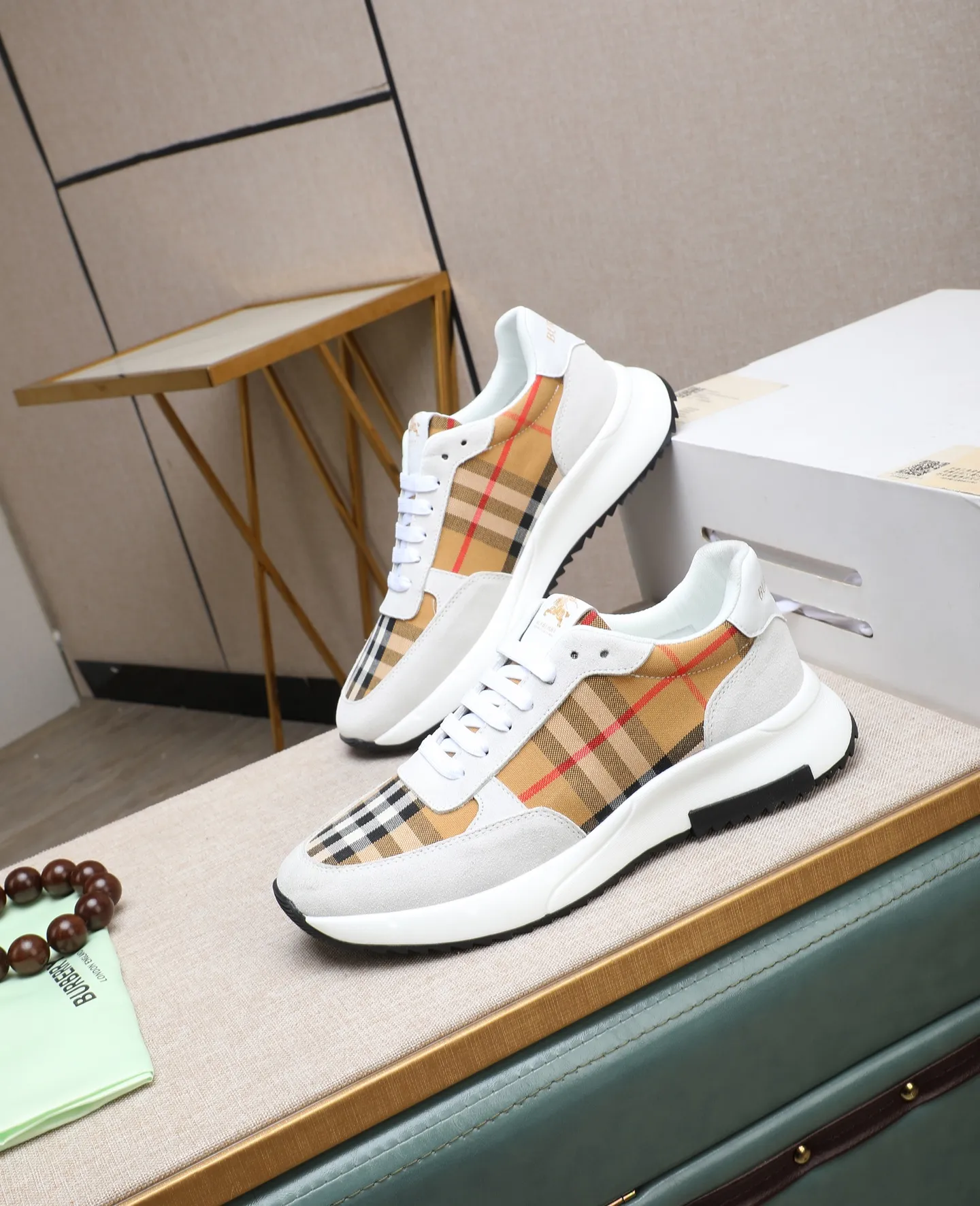 Men's shoes 💰460 ❤️❤️❤️[BURBERRY] Burberry purchasing agent 🔍Men's 🚹New model is synchronized with the official website, the upper is made of imported fabrics, and the lining is genuine leather. Completely 1⃣:1⃣ replica🇮🇹, non-slip and wear-resistant rubber outsole ⚠original factory goods, 🔍🔍high quality, please look at the details, welcome to compare⚠Size: 38-44